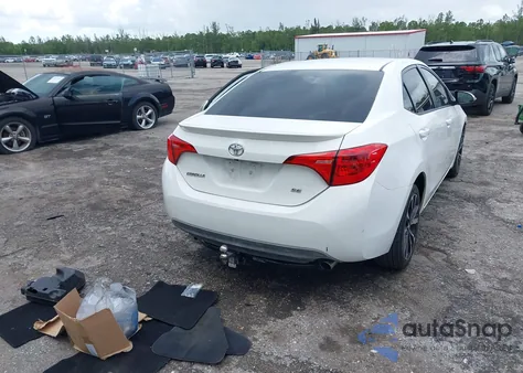 2017 Toyota Corolla Se z USA, uszkodzony, nr VIN 5YFBURHE7HP671636